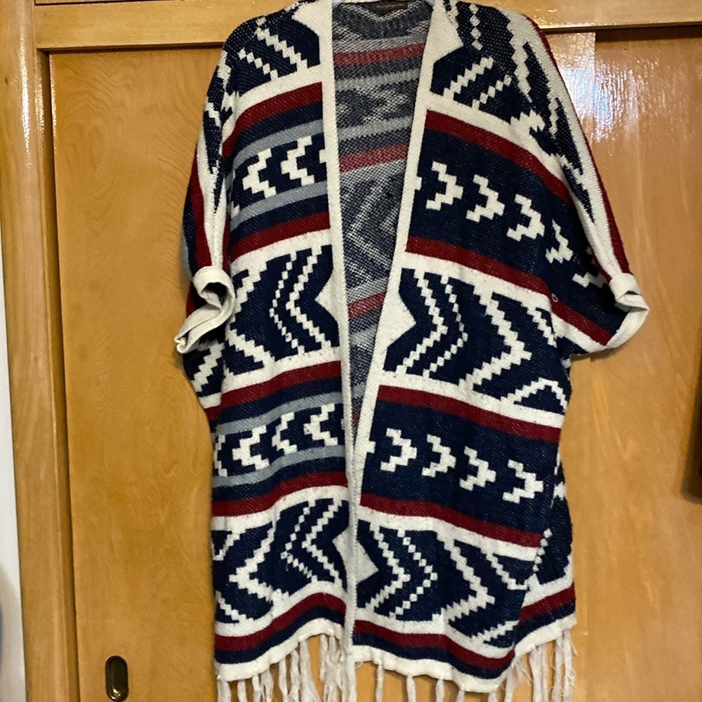 Do Everything in Love Anthropologie Fringe Kimono Sweater Poncho Ruana A…